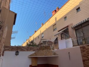 Espectacular instalación redes seguridad gatos adosado escalera patio luces garaje balcón ventanas