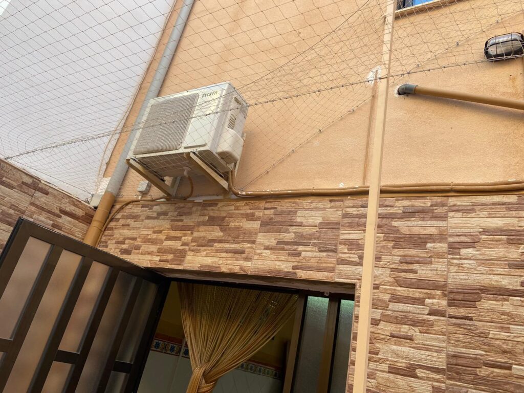 Espectacular instalación redes seguridad gatos adosado escalera patio luces garaje balcón ventanas
