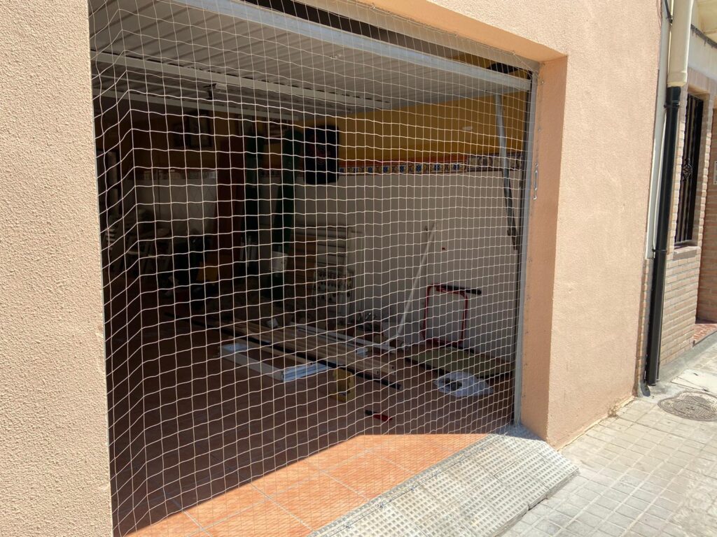 Espectacular instalación redes seguridad gatos adosado escalera patio luces garaje balcón ventanas