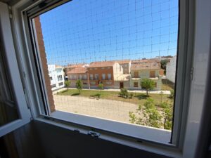 Instalación red gato ventana balcón escalera sistema desmontable acceso