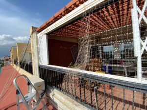 Intalación de redes seguridad para gatos ático Avenida del cid