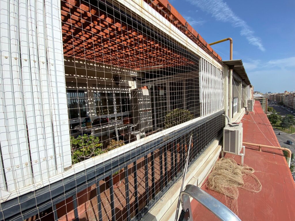 Intalacion de redes seguridad para gatos ático Avenida del cid