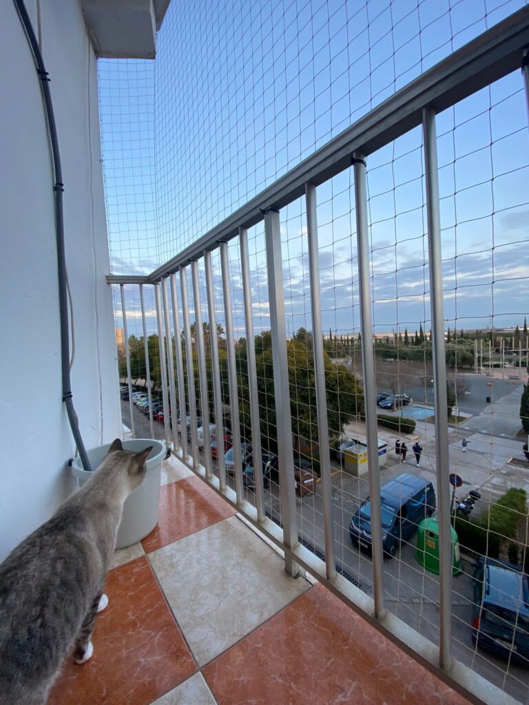 Instalaciones personalizadas a las salvedades de los balcones