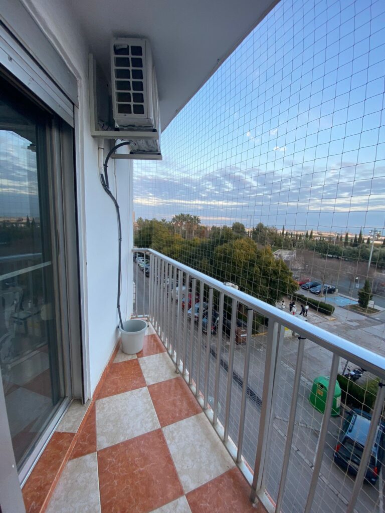Instalaciones personalizadas a las salvedades de los balcones