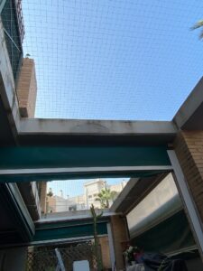 Instalación de red para gatos Cerramiento completo de laterales y techo puerta corredera Alboraya