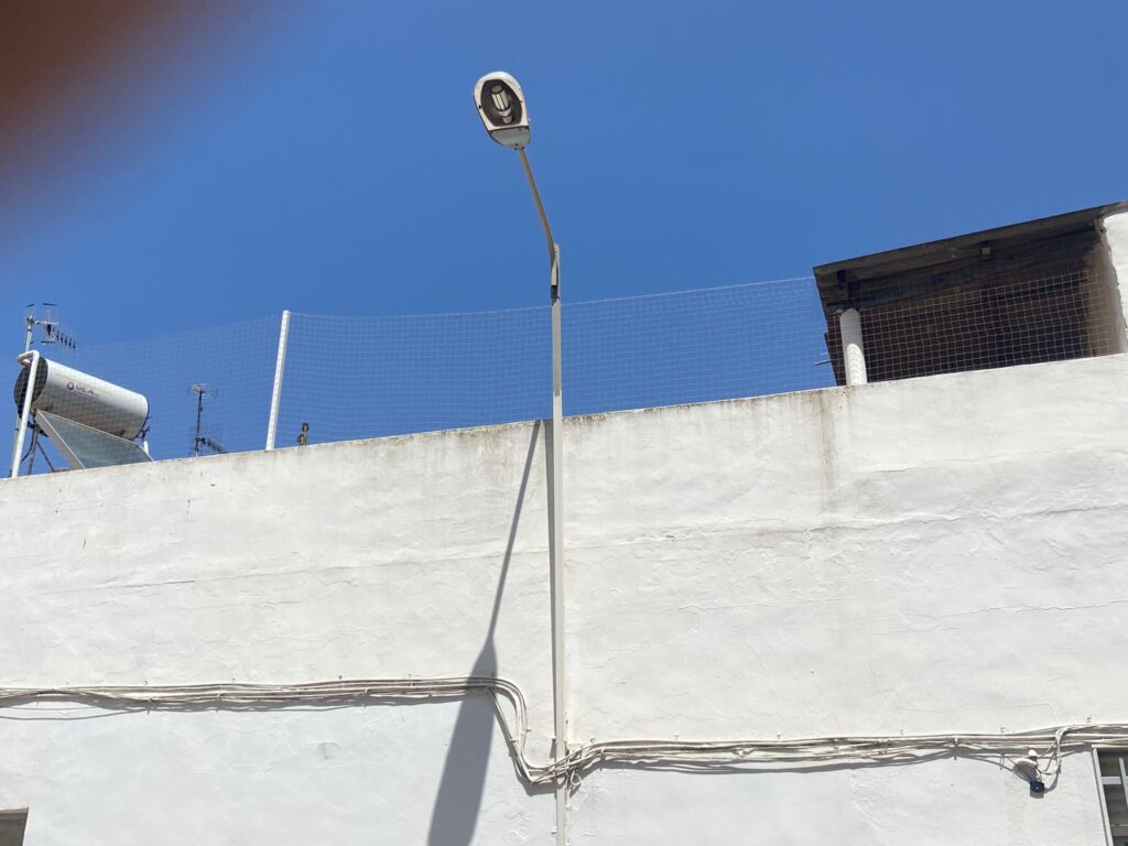 Mega instalación de red para gatos 🐱 ampliación del muro de la terraza con mástiles y red