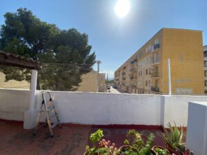 Mega instalación de red para gatos 🐱 ampliación del muro de la terraza con mástiles y red