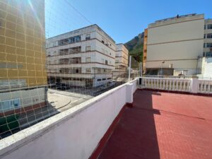 Mega instalación de red para gatos 🐱 ampliación del muro de la terraza con mástiles y red