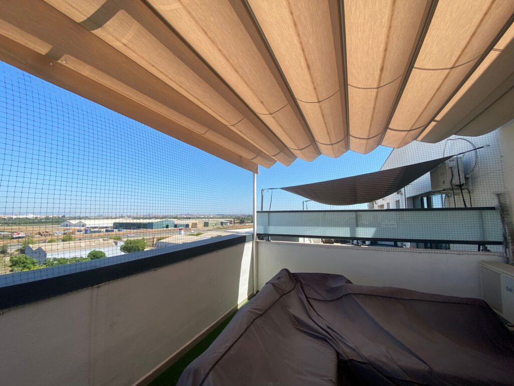 Instalación de red en terraza para gatos en Torrent 🐈