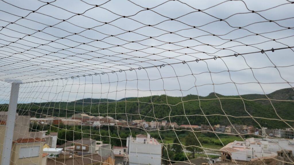 Red de seguridad cerramiento completo en ático de Castellón